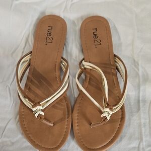 Rue21 Women's Tan and Cream Sandals